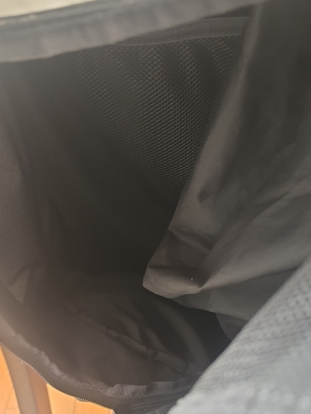 Nike Elite  Men's White & Black Backpack with Gold Accents - Picture 12 of 14